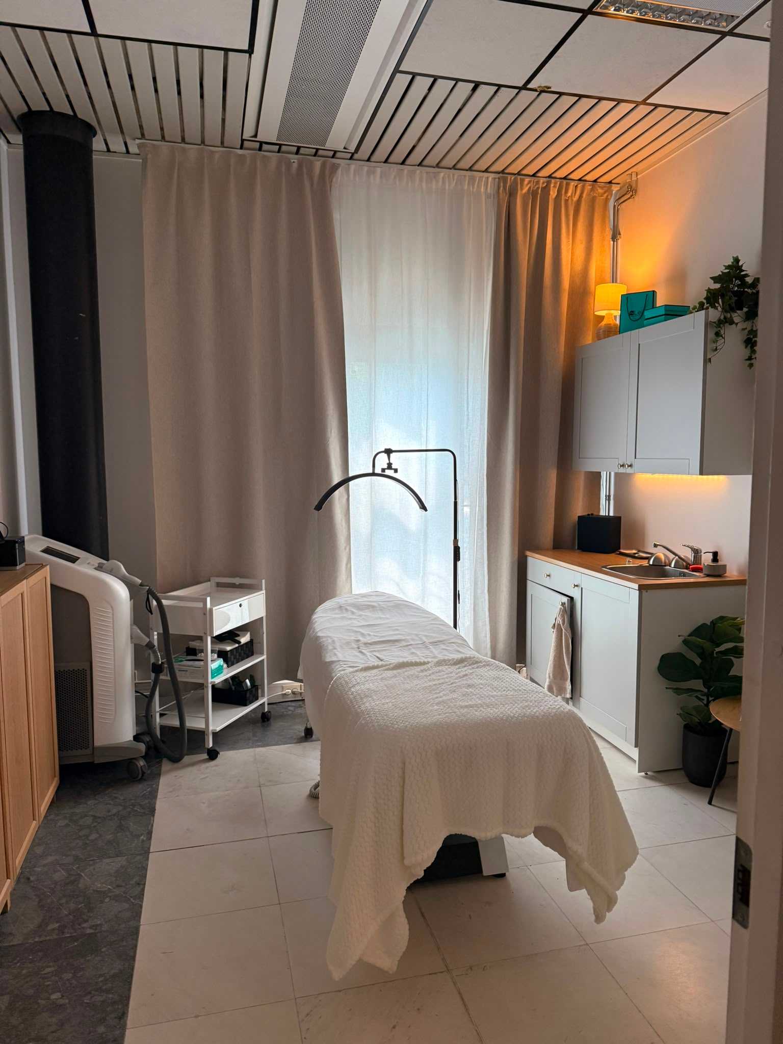 Lokal 175 kvm med egen entré från framsidan 5